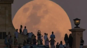 ظهور القمر العملاق في 2025 يضيء سماء العالم العربي ويكشف تأثيراته الفلكية 1